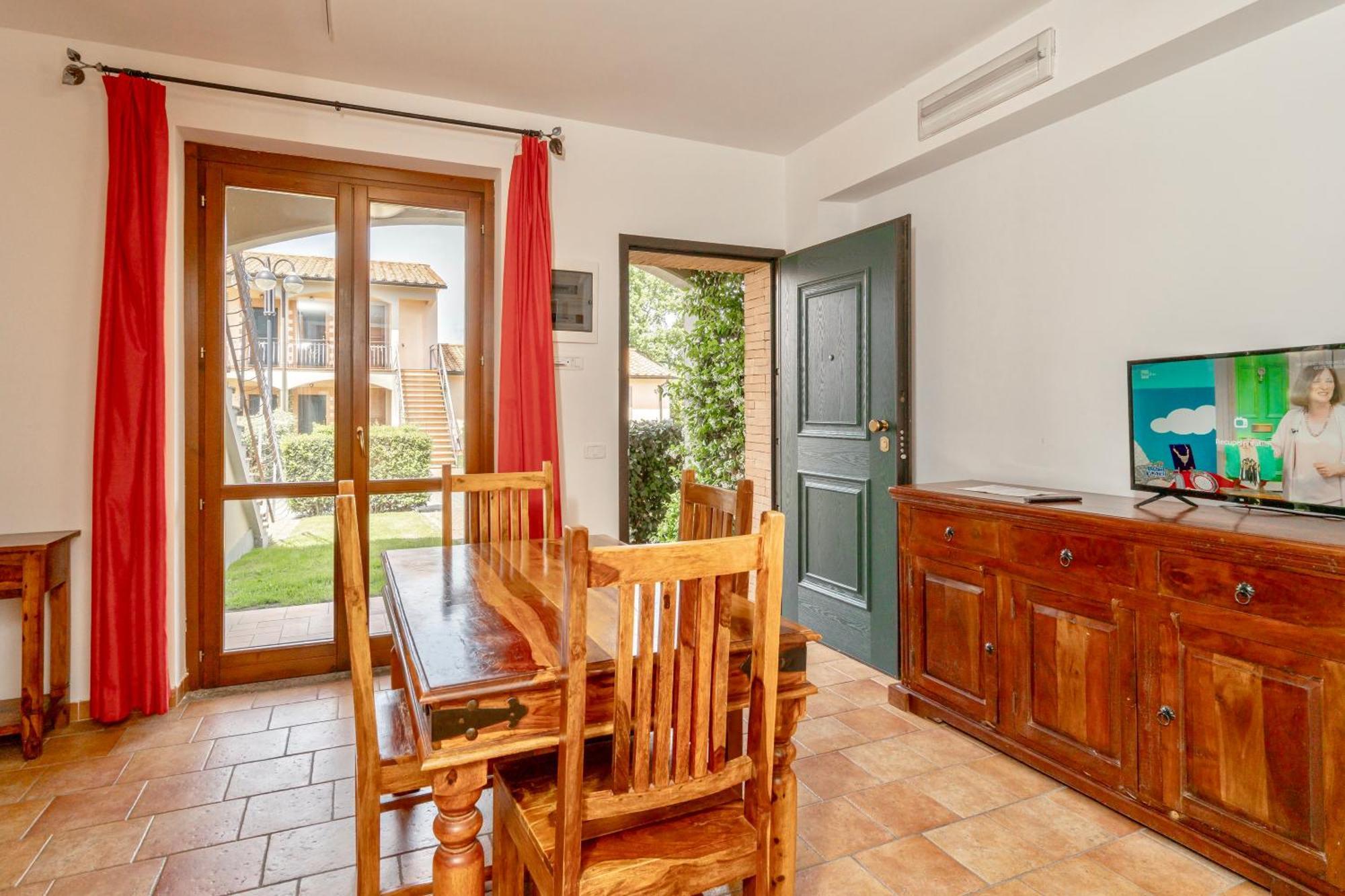 Isa - Residence With Swimming Pool In Sorano, Apartments With Air Conditioning And Private Outdoor Area Exterior foto